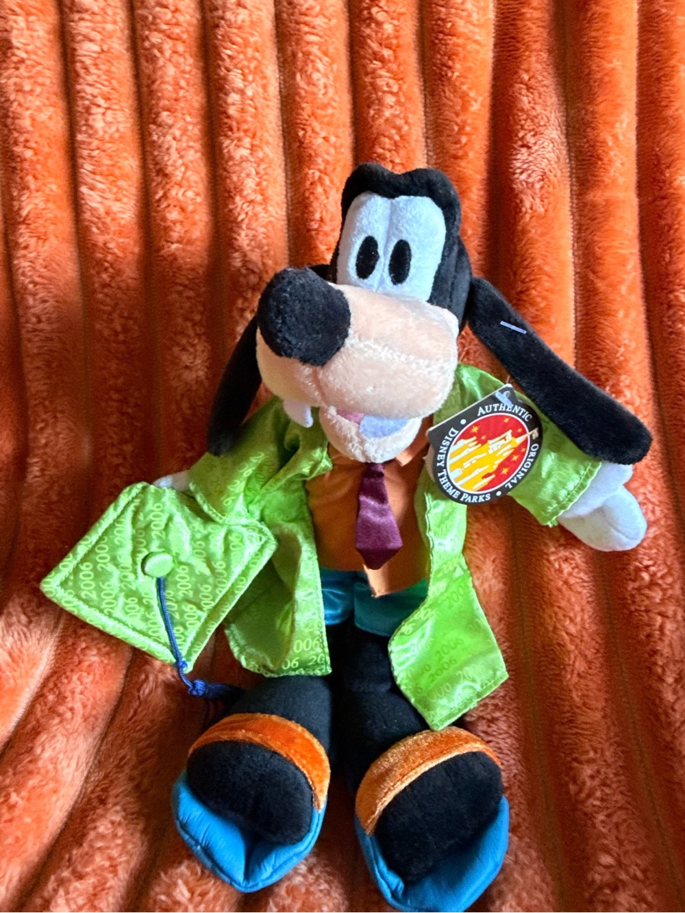 NWT’s 2006 Happy Graduation Disney Goofy Plush Disneyland Park Collectible